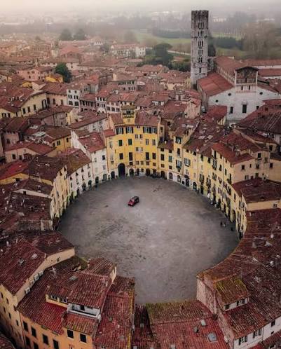 Piazza dell'Anfiteatro